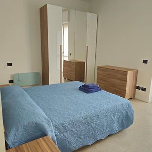Camera grande con letto king size
